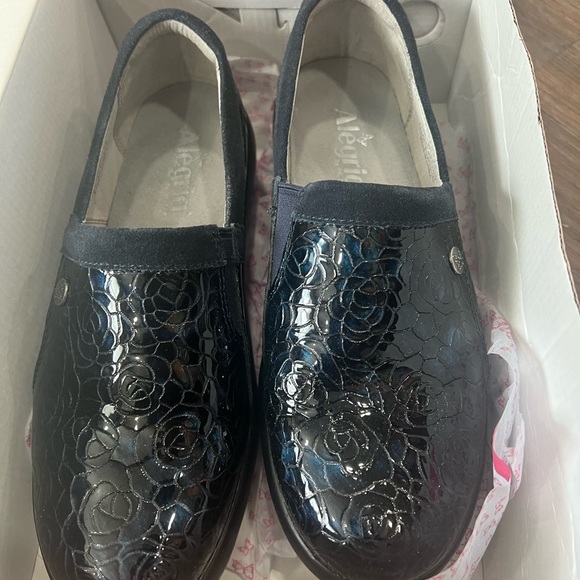 Worn once excellent condition in box - Picture 3 of 3